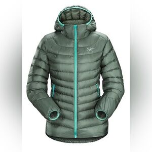Arc'teryx Women's Puffer Jacket in Green and Teal